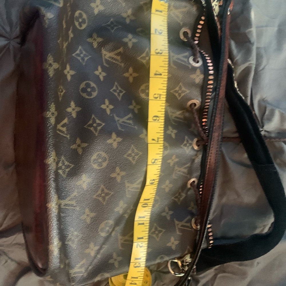 Louis Vuitton Brown Monogram Drawstring Shoulder Bag - Picture 13 of 16